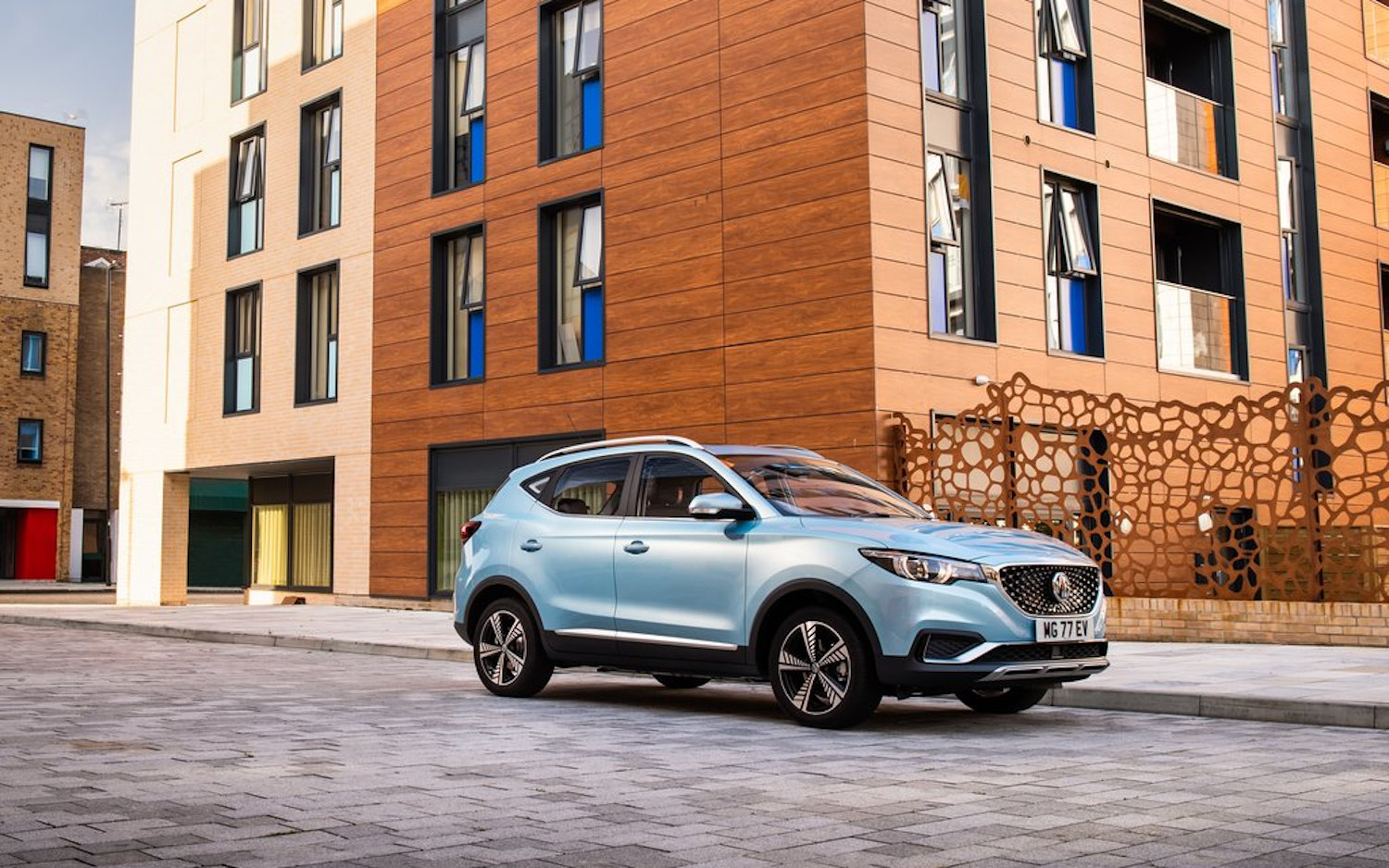 Comparison - MG ZS Exclusive EV 2020 - vs - Hyundai Tucson Blue Plug-in ...